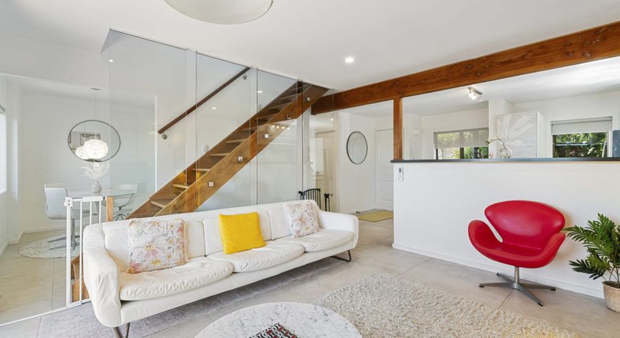  at 1/813 East Coast Road, Northcross, North Shore City, Auckland