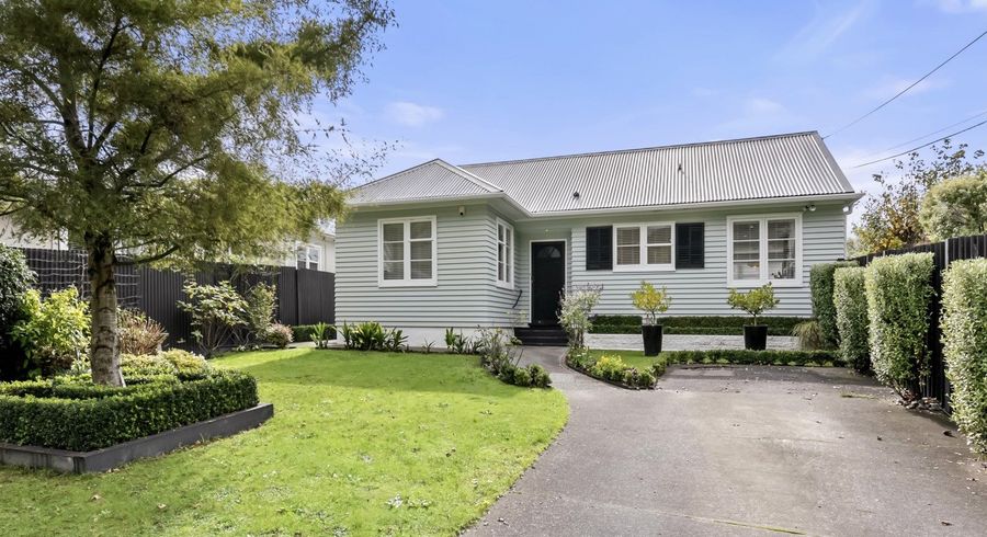  at 1/215 Riverside Drive, Waterloo, Lower Hutt