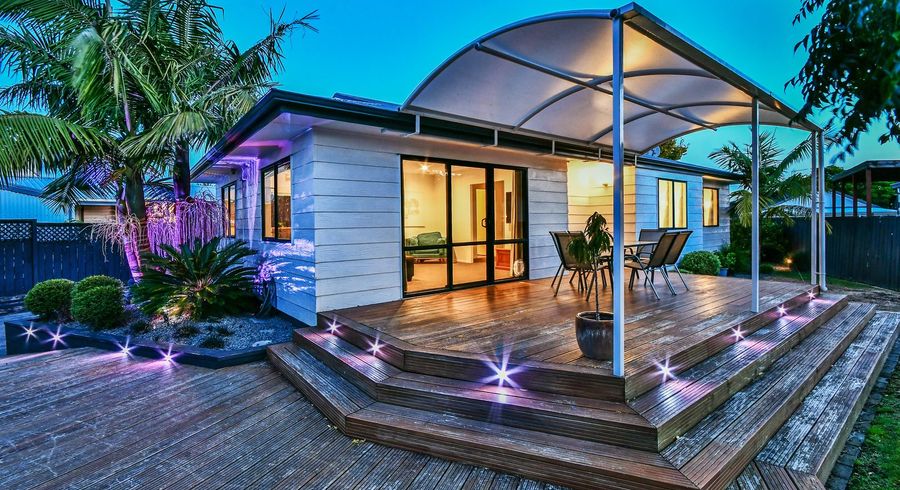  at 18 Hadley Wood Drive, Wattle Downs, Manukau City, Auckland