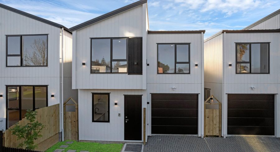  at 1&3/2 Fratley Avenue, Farm Cove, Manukau City, Auckland