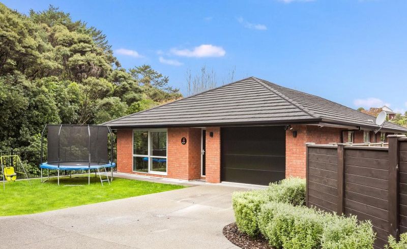  at 8 Mooring Close, Whitby, Porirua