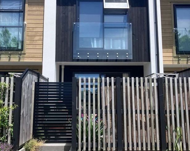  at 8/28 Fitzherbert Road, Wainuiomata, Lower Hutt, Wellington