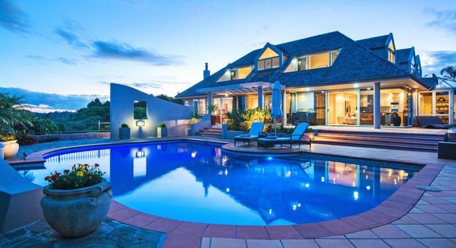  at 15 Chisbury Terrace, Shelly Park, Auckland