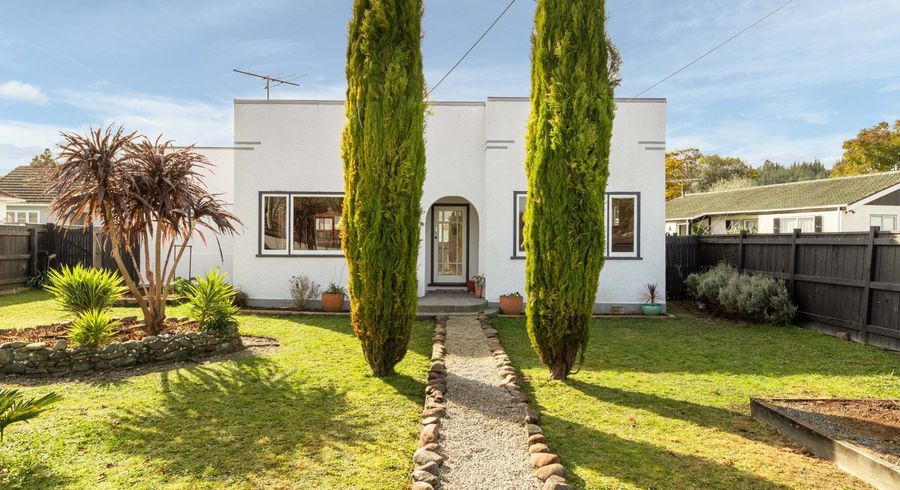  at 9 Mangaroa Hill Road, Maoribank, Upper Hutt, Wellington