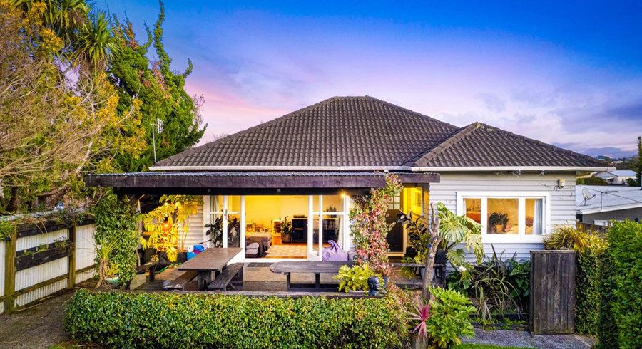  at 334 West Coast Road, Glen Eden, Waitakere City, Auckland