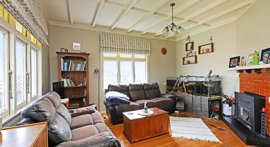  at 621 Avenue Road West, Saint Leonards, Hastings