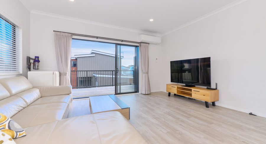  at 49B  Titirangi Road, New Lynn, Waitakere City, Auckland
