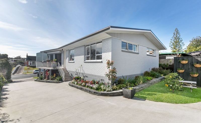  at 8 Juliet Ave, Howick, Manukau City, Auckland