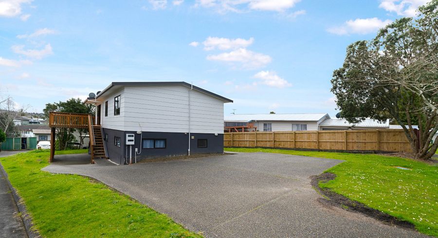  at 51 Hindmarsh Street, Henderson, Waitakere City, Auckland
