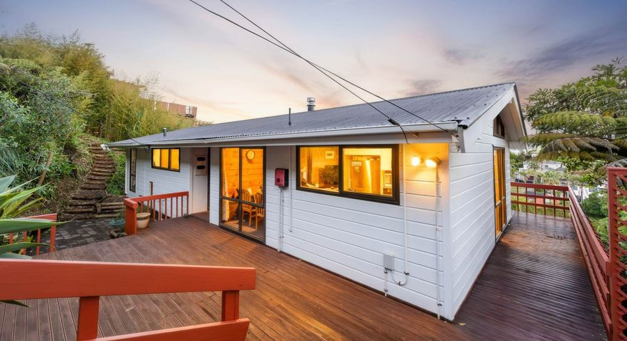  at 178 Browns Bay Road, Browns Bay, North Shore City, Auckland