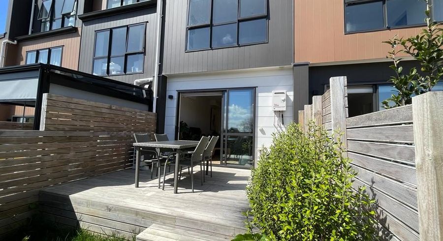  at 4/60 Highland Park Drive, Highland Park, Auckland