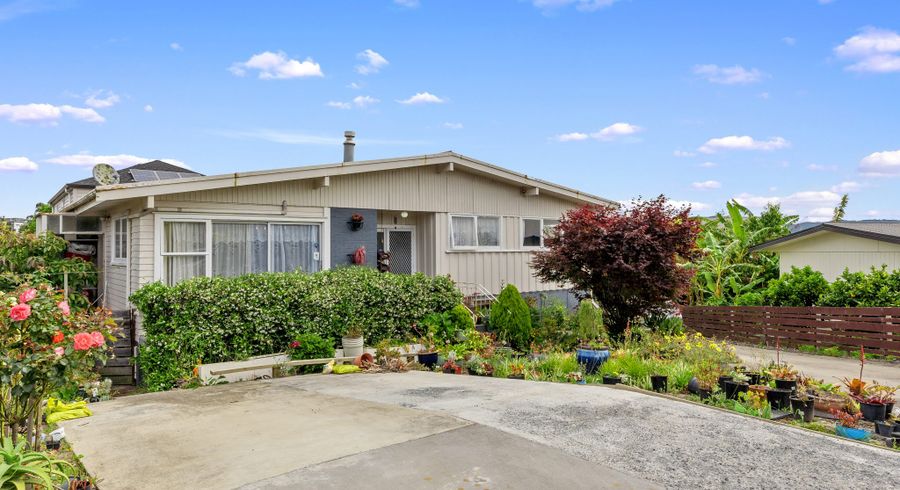  at 18 Tara Road, Henderson, Auckland