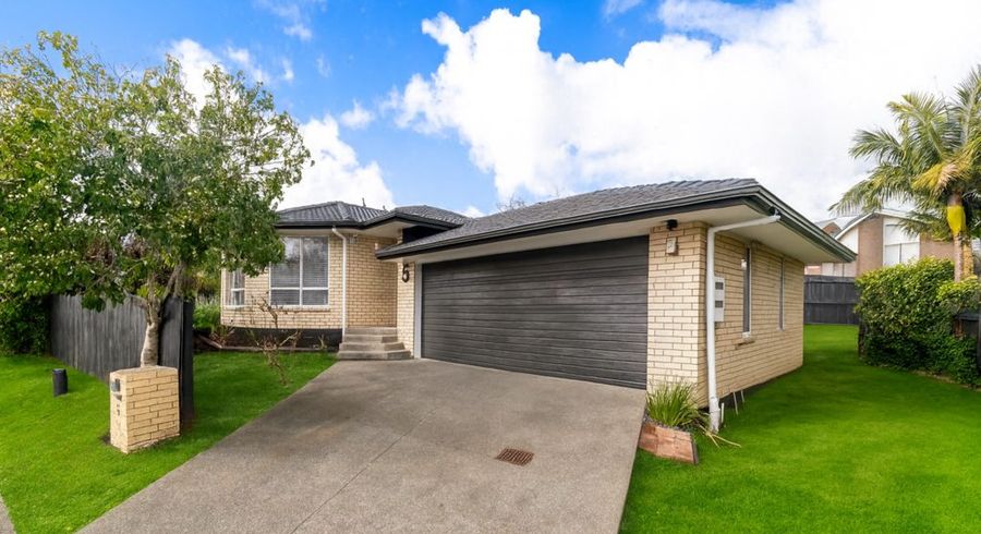  at 5 Kasia Close, Massey, Auckland