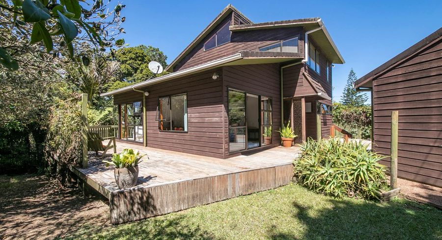  at 2A Kauri Point Road, Laingholm, Auckland