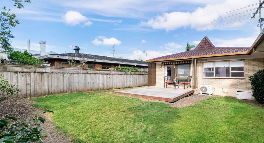  at 4/3 Matai Road, Greenlane, Auckland