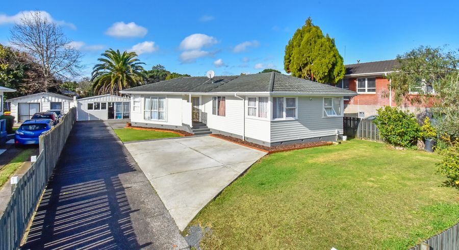  at 8 Cullinan Avenue, Mangere, Auckland
