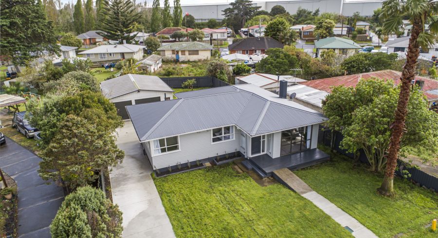  at 5 Sutton Avenue, Mangere East, Auckland