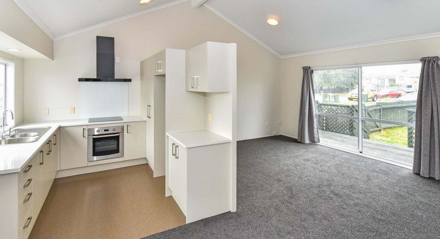  at 2/20 Solveig Place, Randwick Park, Auckland
