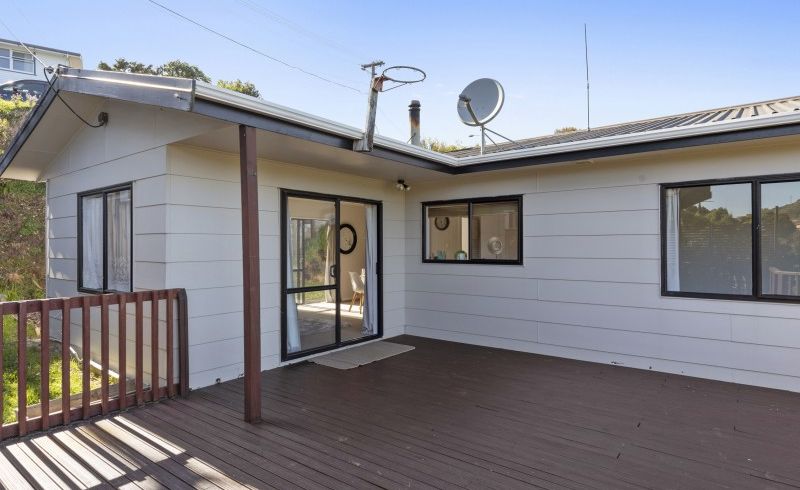  at 30 Castle Crescent, Stokes Valley, Lower Hutt