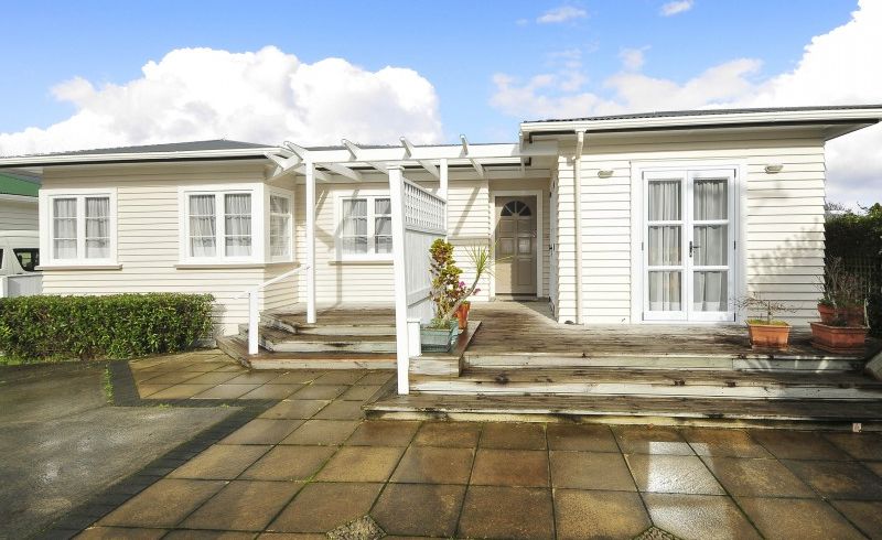  at 8 Lincoln Avenue, Epuni, Lower Hutt