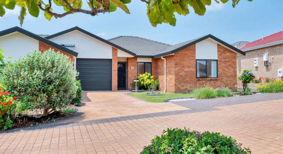  at 28/169 Sturges Road, Henderson, Auckland