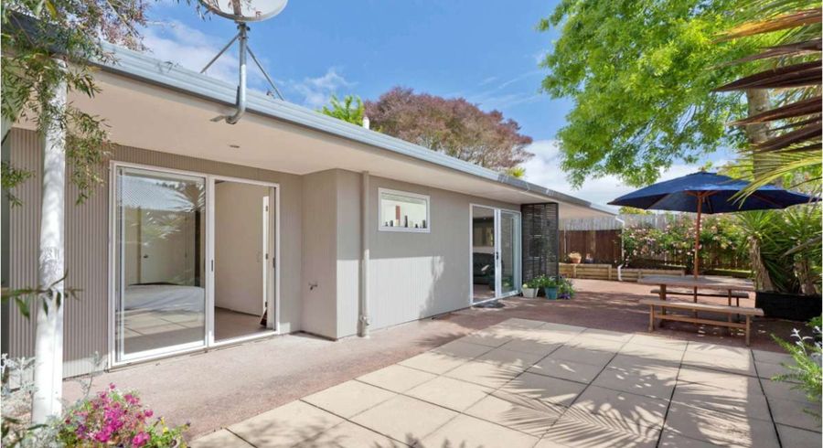  at 2A Pickett Avenue, Sandringham, Auckland