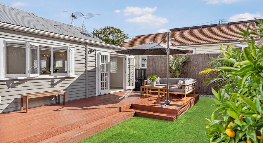  at 7 Kingsway, Three Kings, Auckland