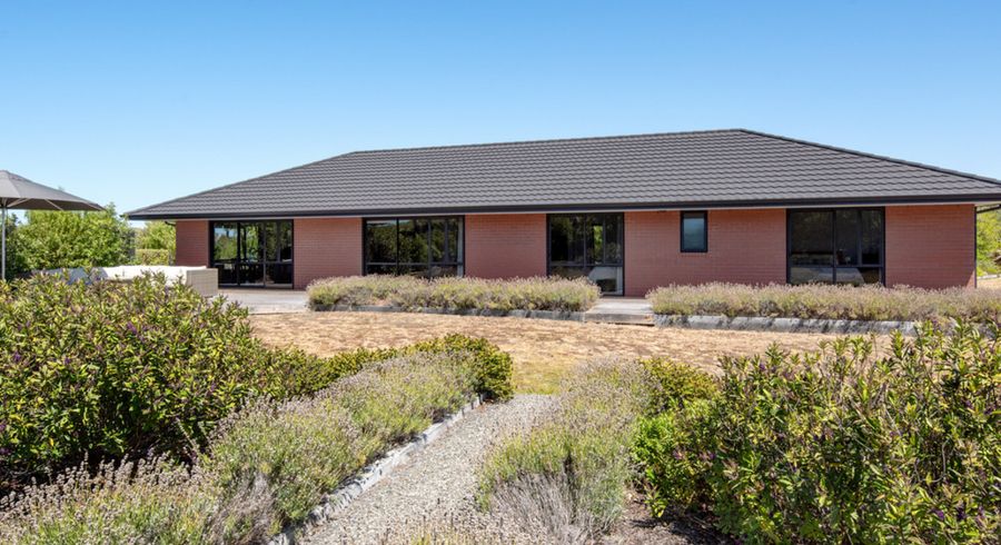  at 8 Edgewater Place, Blenheim