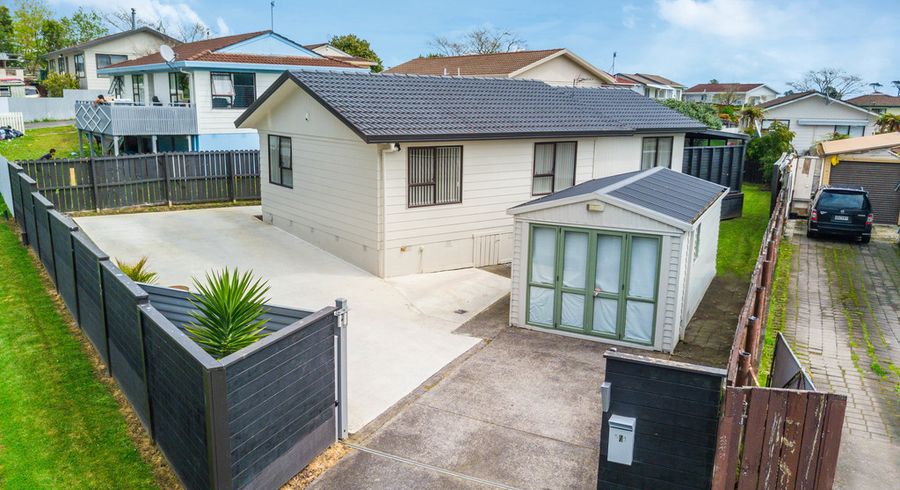  at 5/1 Rebecca Rise, Weymouth, Auckland