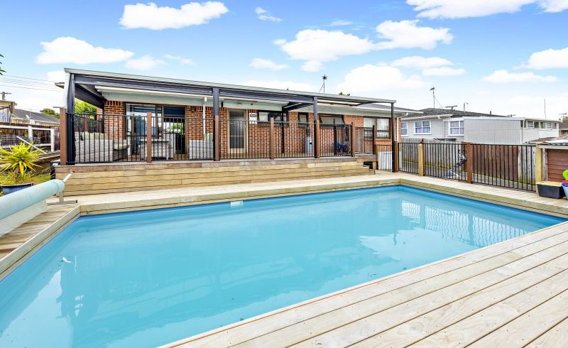  at 3 Hollinbrigg Place, Manurewa, Auckland