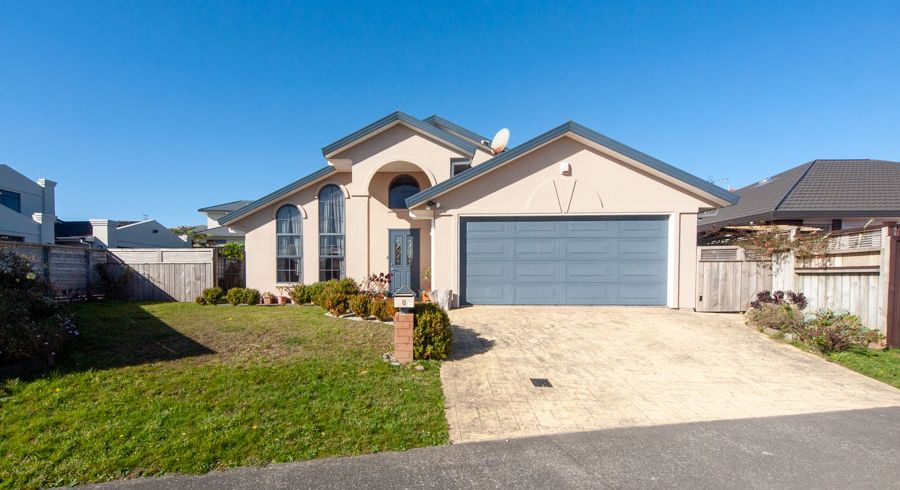  at 8 Silver Pine Avenue, Woodridge, Wellington