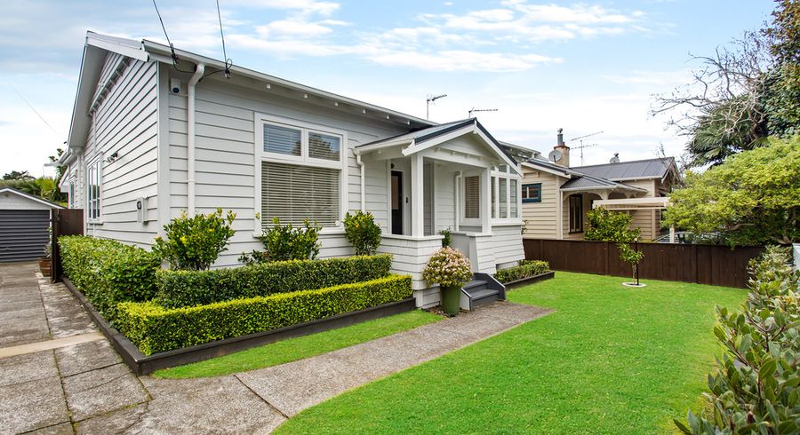  at 15 Cardwell Street, Onehunga, Auckland