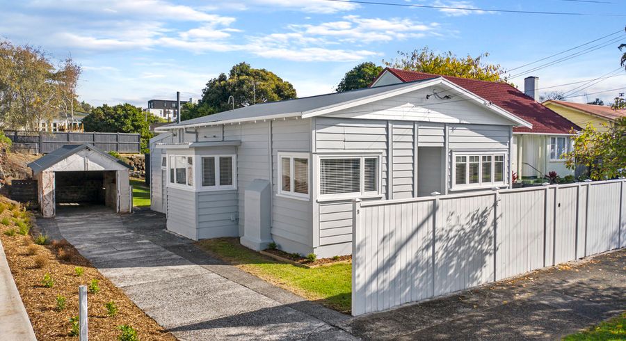  at 9 Parrish Road, Sandringham, Auckland