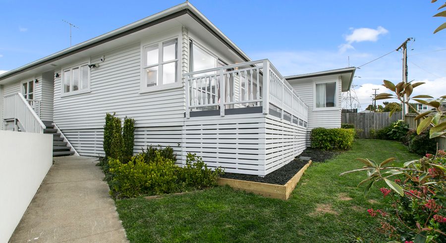  at 7A Lowtherhurst Road, Massey, Auckland