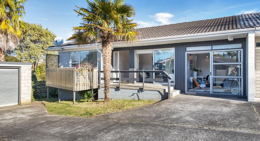  at 2/45 Glenmore Road, Sunnyhills, Auckland