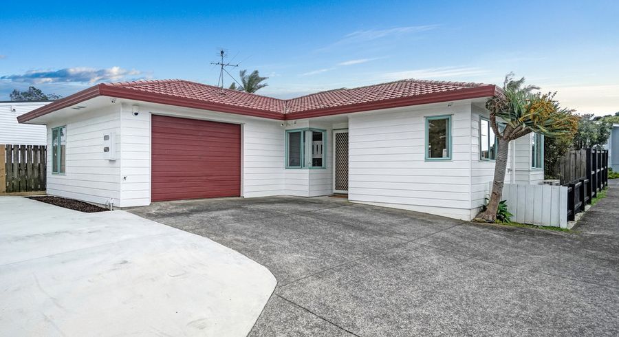  at 4 Tiroroa Avenue, Te Atatu South, Auckland