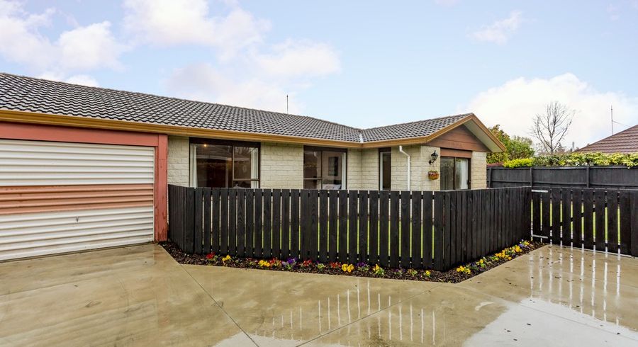  at 2/21 Montclare Avenue, Ilam, Christchurch