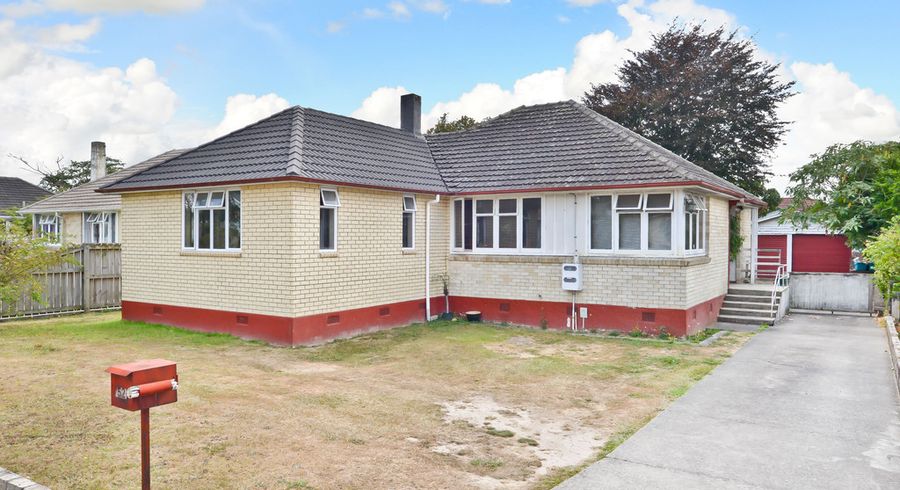  at 52 Kenney Crescent, Fairfield, Hamilton