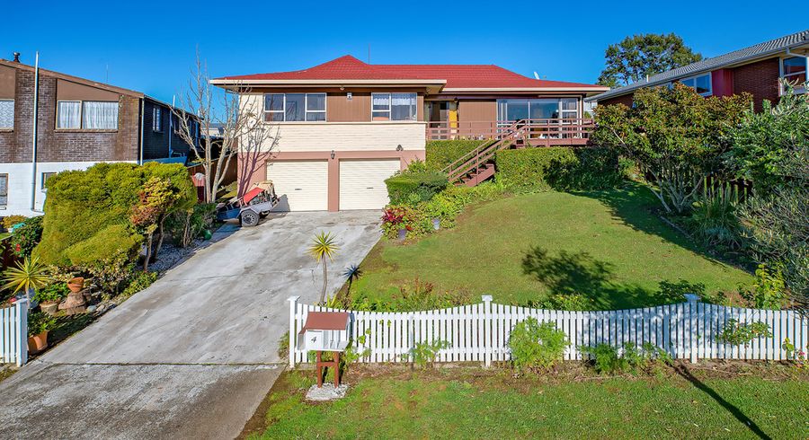  at 4 Bendale Place, Papatoetoe, Auckland