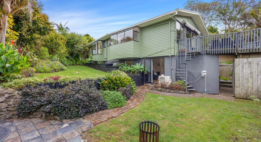  at 1124 Scenic Drive North, Swanson, Waitakere City, Auckland
