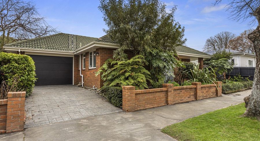  at 33 Dee Street, St Albans, Christchurch