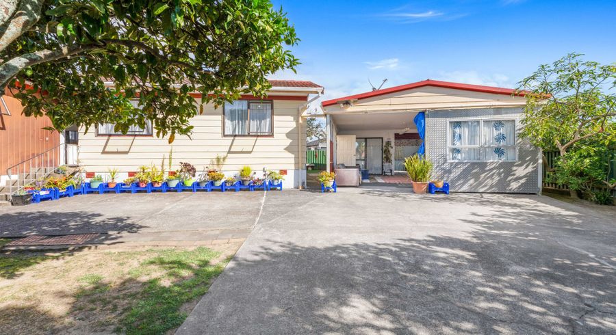  at 5 Treviso Place, Clover Park, Manukau City, Auckland