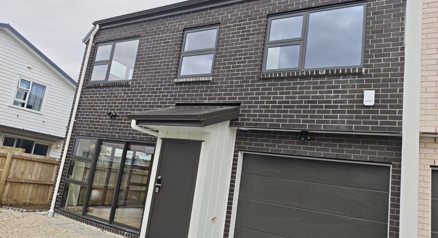  at 52D Tiraumea Drive, Pakuranga, Manukau City, Auckland