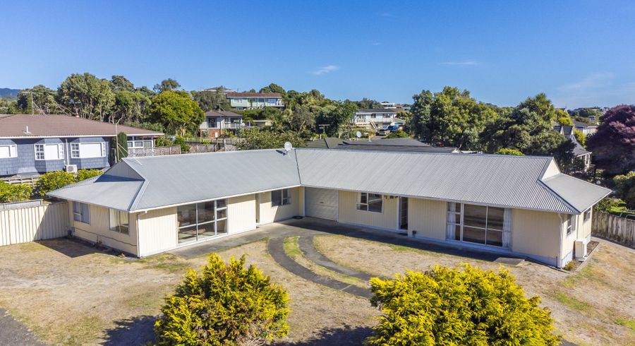  at 50 Queens Road, Waikanae Beach, Waikanae