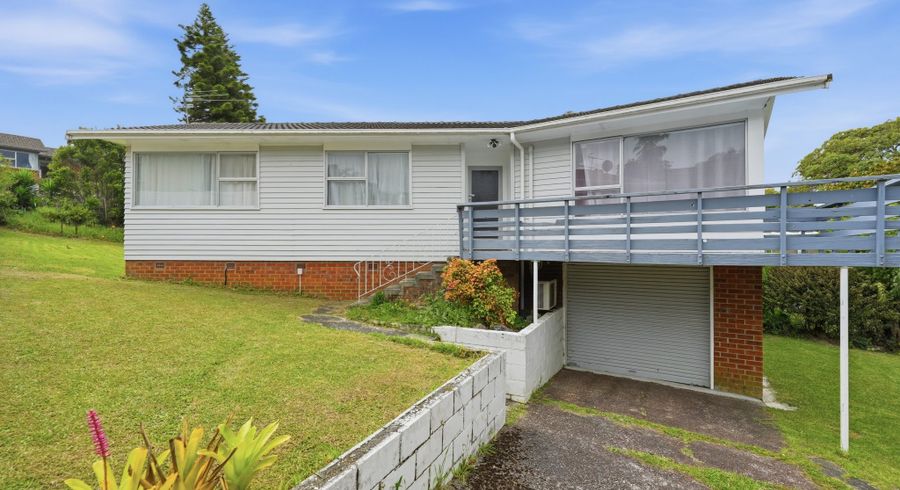  at 7 Verena Place, Green Bay, Waitakere City, Auckland