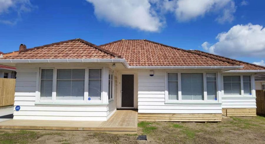  at 91 Hillsborough Road, Hillsborough, Auckland