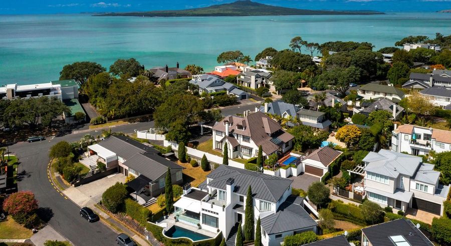  at 1 Arthur Crescent, Hauraki, North Shore City, Auckland