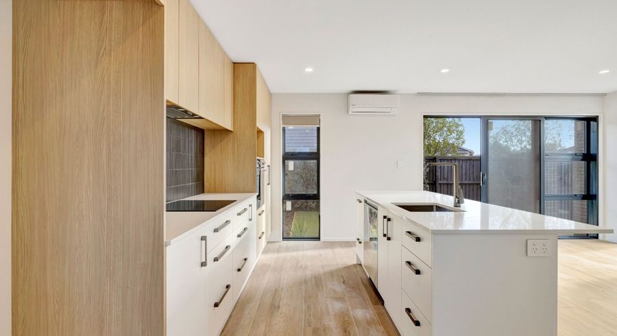  at 2/11 Spring Grove Street, Spreydon, Christchurch City, Canterbury