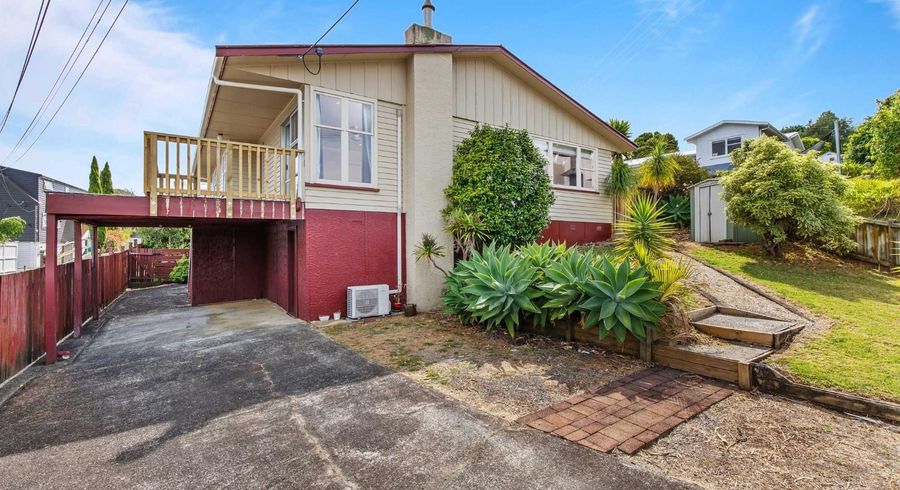  at 12 Webb Place, Forrest Hill, North Shore City, Auckland