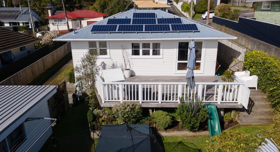  at 33 Beazley Avenue, Paparangi, Wellington